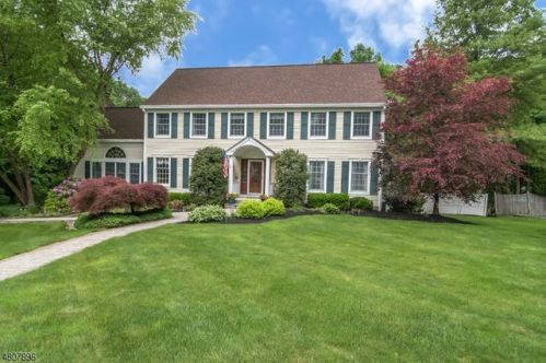 10 Chambers Pl, Dover, NJ 07869-2949
