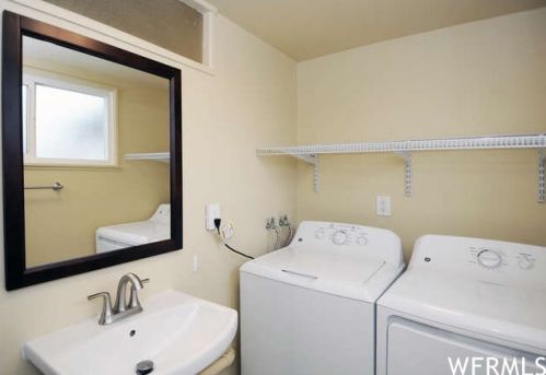 1137 Sego Lily Dr, Sandy UT 84094-4648 exterior