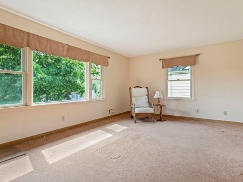 4145 Welcome Ave, Minneapolis, MN 55422-1728