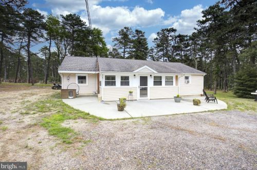 172 City Line Rd, Browns Mills, NJ 08015-7102