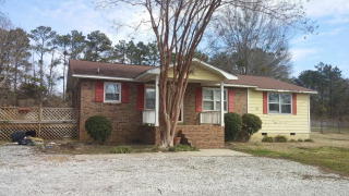 514 Dixie Dr, Hodges, SC 29653-9597