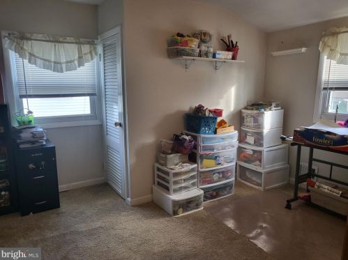 37 Longwood Dr, Trenton NJ 08620-2415 exterior