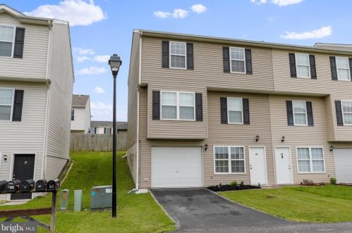 43 Morningstar Dr, Hedgesville WV  25427-5300 exterior