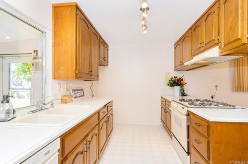 6605 Dorinda Dr, Riverside CA  92503-1110 exterior