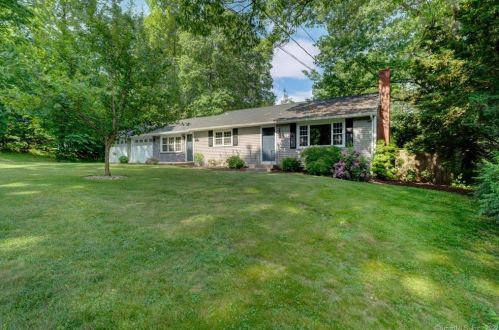 8 Laurel Rd, Ellington, CT 06029-3418