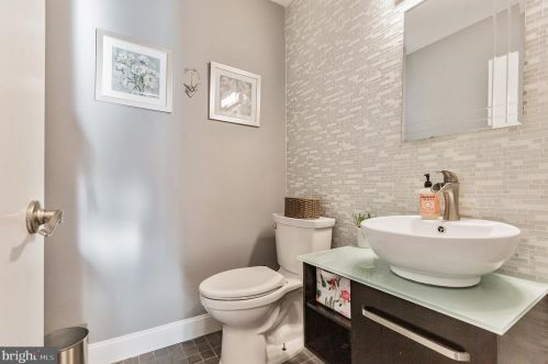 241 Nassau Dr, Tavistock NJ 08033-3976 exterior