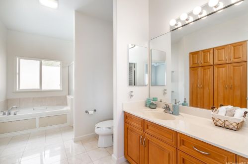 2130 Okoa St, Honolulu HI  96821-2644 exterior