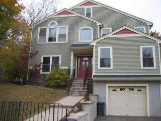 30 Summer Ct, Emerson, NJ 07630-1951