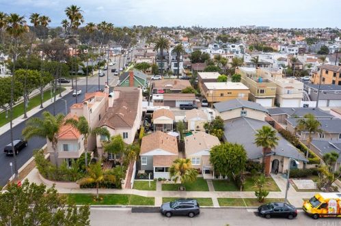 624 15th St, Huntington Beach CA  92648-4048 exterior