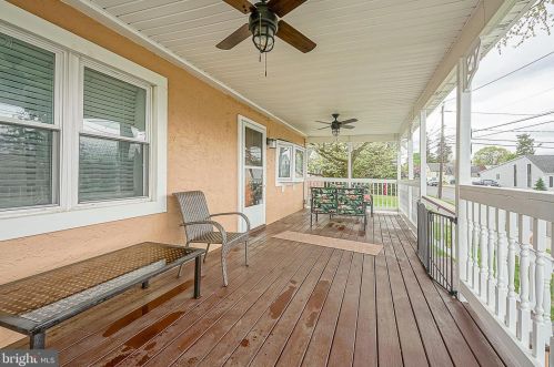 602 Central Ave, Runnemede, NJ 08078-1142