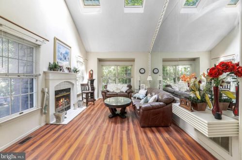 10 Countryside Dr, Princeton, NJ 08540-9406