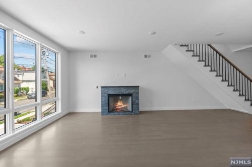 257 Jersey Ave, Cliffside Park, NJ 07010-1421