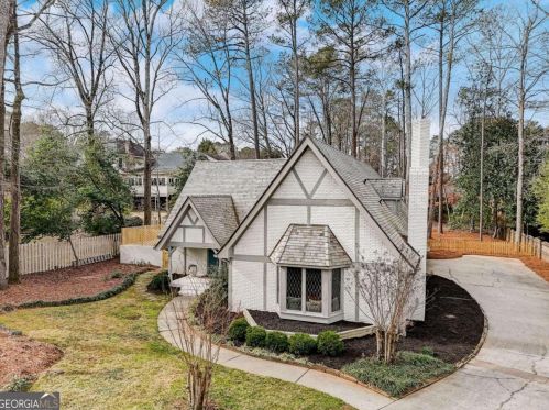 400 Breakwater Rdg, Atlanta GA  30328-1808 exterior