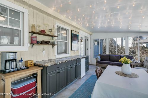 4 Marvin Rd, Middletown NJ 07748-2814 exterior