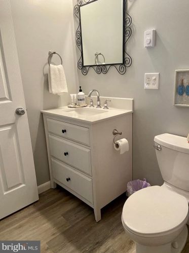 15 Meadow View Dr, Lost City WV 26810-8523 exterior