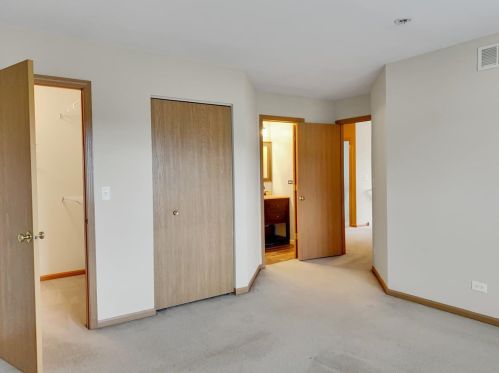 1182 Cape Cod Ln, Pingree Grove IL  60140-2000 exterior