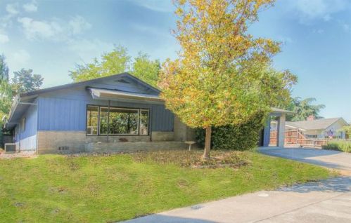 1417 Avocado Ln, Medford OR  97504-5534 exterior