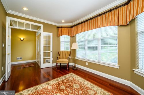 10 Monaco Dr, Trenton NJ  08691-3749 exterior