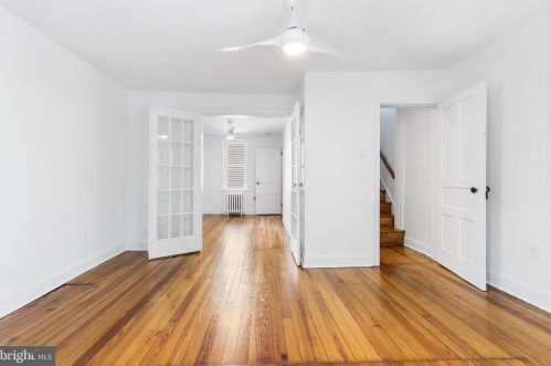 904 10th St, Philadelphia PA 19147-3744 exterior