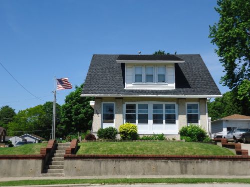 1503 Campbell Ave, Rockwell, IL 61301-1326
