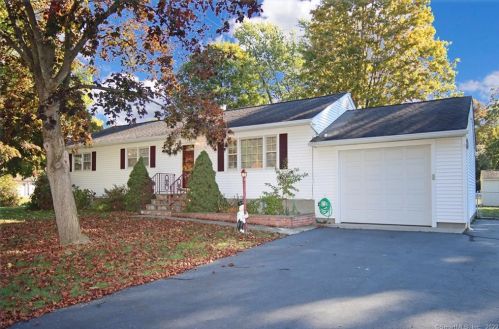 21 Tyler Rd, Milford, CT 06460-3749