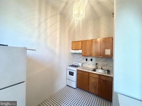 140 21st St, Philadelphia, PA 19103-4431