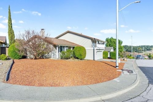 463 Cedar Hill Dr, San Rafael, CA 94903-1703