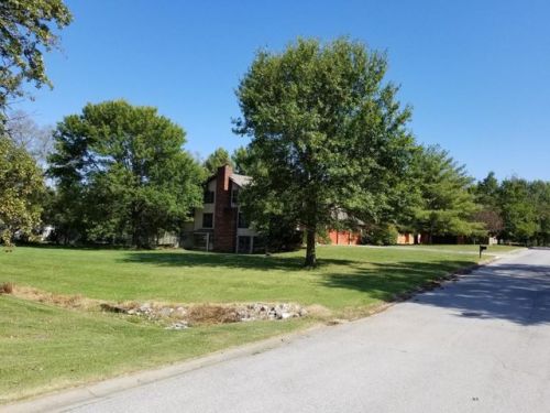 2910 Alveria Dr, Carbondale, IL 62901-5216
