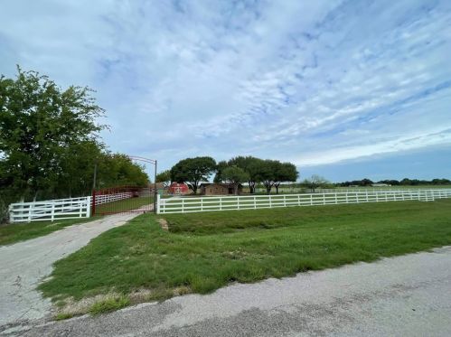 13319 Schmidt Rd, Waller, TX 77484-5201