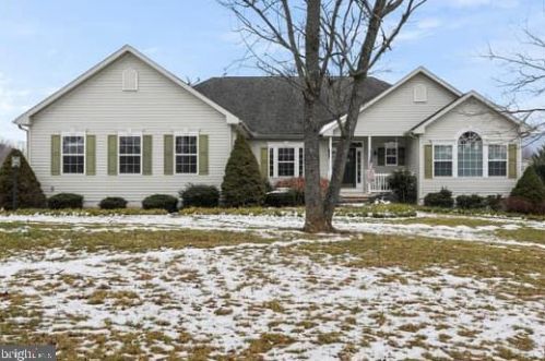 191 Avon Bend Rd, Charles Town, WV 25414-4596
