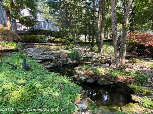 86 Green Meadow Blvd, Middletown NJ  07748-3148 exterior