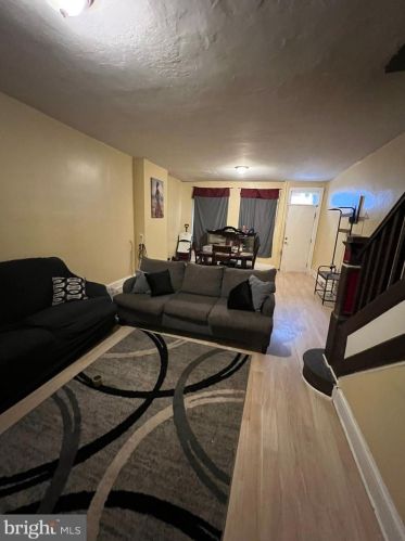 26 Klagg Ave, Trenton, NJ 08638-3438