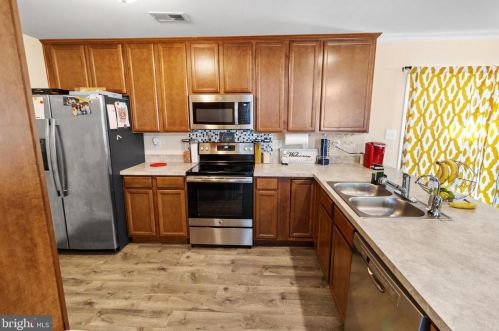 99 Nathaniel Dr, Charles Town WV  25414-1290 exterior