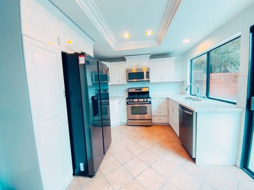 1053 Lamark Ln, Anaheim CA  92802-3404 exterior