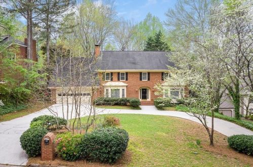 210 Marsh Glen Pt, Atlanta, GA 30328-1830