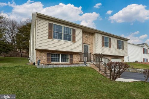 5108 Creek Dr, Harrisburg, PA 17112-2914