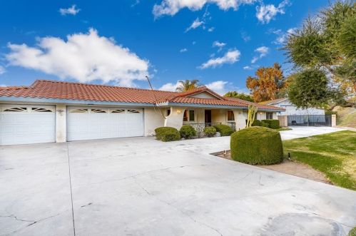 15740 Rancho Viejo Dr, Riverside CA  92506-5820 exterior