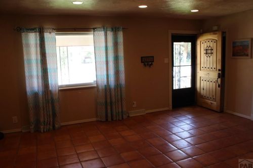 3720 Devonshire Ln, Pueblo, CO 81005-3245