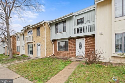 2145 Oram Pl, Herndon, VA 20170-4356