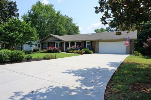350 Crossville Ct, Roswell, GA 30076-1304