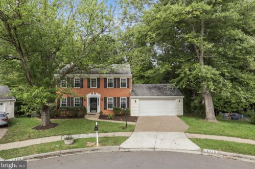8320 Cushing Ct, Springfield, VA 22153-3302