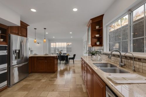 1623 Gladys Dr, Glendale CA  91206-1650 exterior