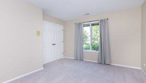8749 Aintree Ln, Willowbrook IL  60527-8391 exterior