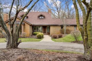 6590 Plesenton Dr, Columbus, OH 43085-3094