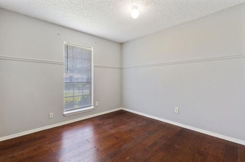 1214 High Vly Dr, Garland TX 75041-2050 exterior