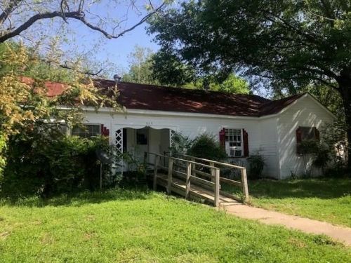 515 Houghton Ave, Marlin, TX 76661-2437