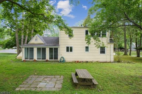 1967 Grenville Rd, Scotch Plains, NJ 07076-2907