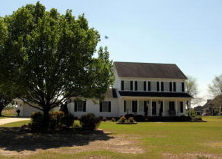 638 Timberlake Dr, Clinton, NC 28328-9358