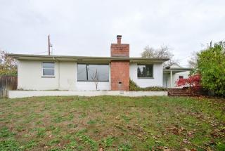 10233 44 Ave, Seattle WA  98146-1029 exterior