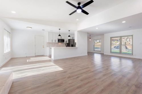 5801 Cherry Creek Dr, Austin TX  78745-3417 exterior